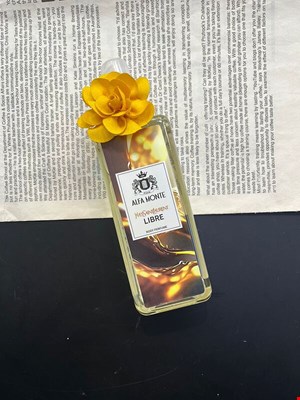 بادی اسپلش زنانه آلفا مونته مدل ایو سن لورن لیبر Yves Saint Laurent Libre 